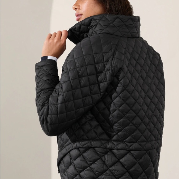 Athleta whisper featherless puffer jacket. Cypress. Xl - Picture 3 of 5